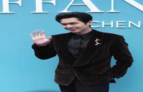 此外人工智能技术的迅猛发展也带来了一系列挑战随着越来越多的个人数据被收集存储和分析如何确保这些数据的
