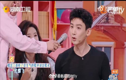 据了解华为Pura X采用了全新的设计理念融合了现代与未来元素旨在为用户提供更加舒适便捷的使用体验同